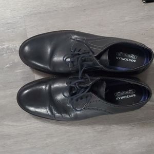 Black leather comfort dress shoes by Bostonian